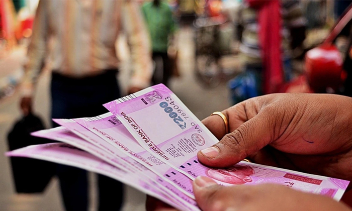 Courier Boys Who Gave Rs 20 Note And Struck Rs 50 Lakhs Details, Courier Boys , Courier Boys Who Gave Rs 20 Note And Struck Rs 50 Lakhs Details, Courier Boys ,-TeluguStop.com