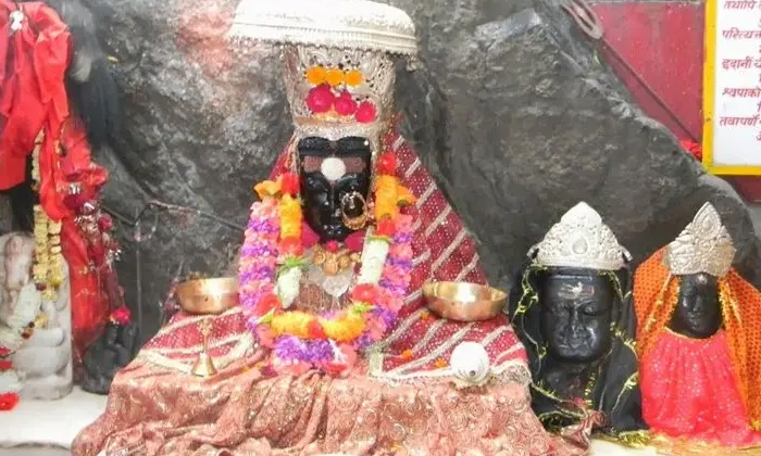  Dharadevi Mandir In Uttarakhand Goddess Changes Its Form Three Times A Day Detai-TeluguStop.com