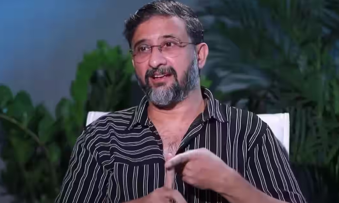  Director Teja About His House Parking Place-TeluguStop.com