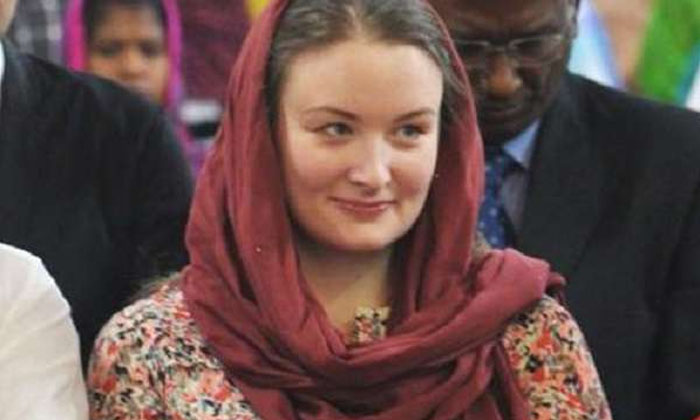 Telugu Anna Lezhneva, Janasena, Mahesh Babu, Pawan Kalyan-Movie