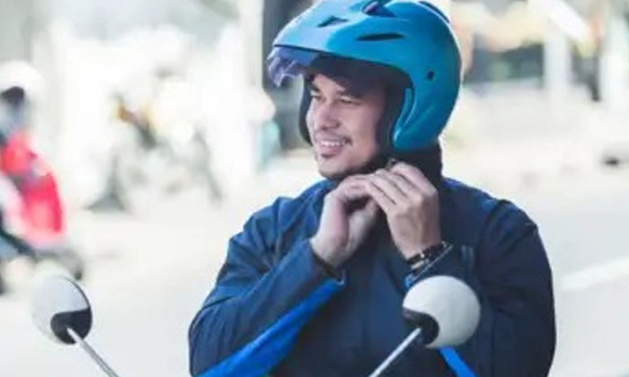Follow These Precautions While Riding A Bike During Monsoons , Winter, Tips, Bik Follow These Precautions While Riding A Bike During Monsoons , Winter, Tips, Bik-TeluguStop.com