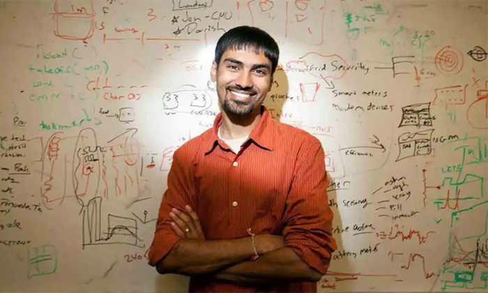  Indian-origin Professor Turns Smartphone Into Thermometer Details, Feverphone Ap-TeluguStop.com