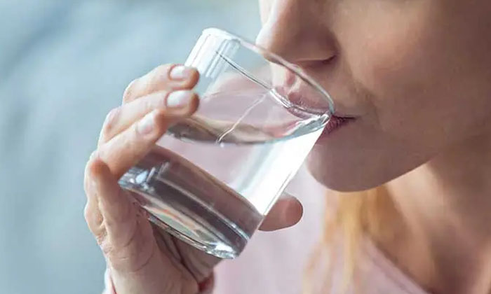  Can I Drink Water While Doing Yoga? But How To Drink..? , Yoga , Water, Health-TeluguStop.com