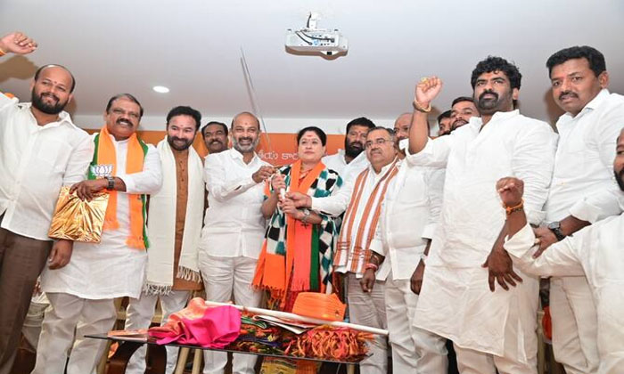 Telugu Bandi, Brs, Congress, Ramulamma, Telangana, Telangana Bjp, Vijayasanthi-P