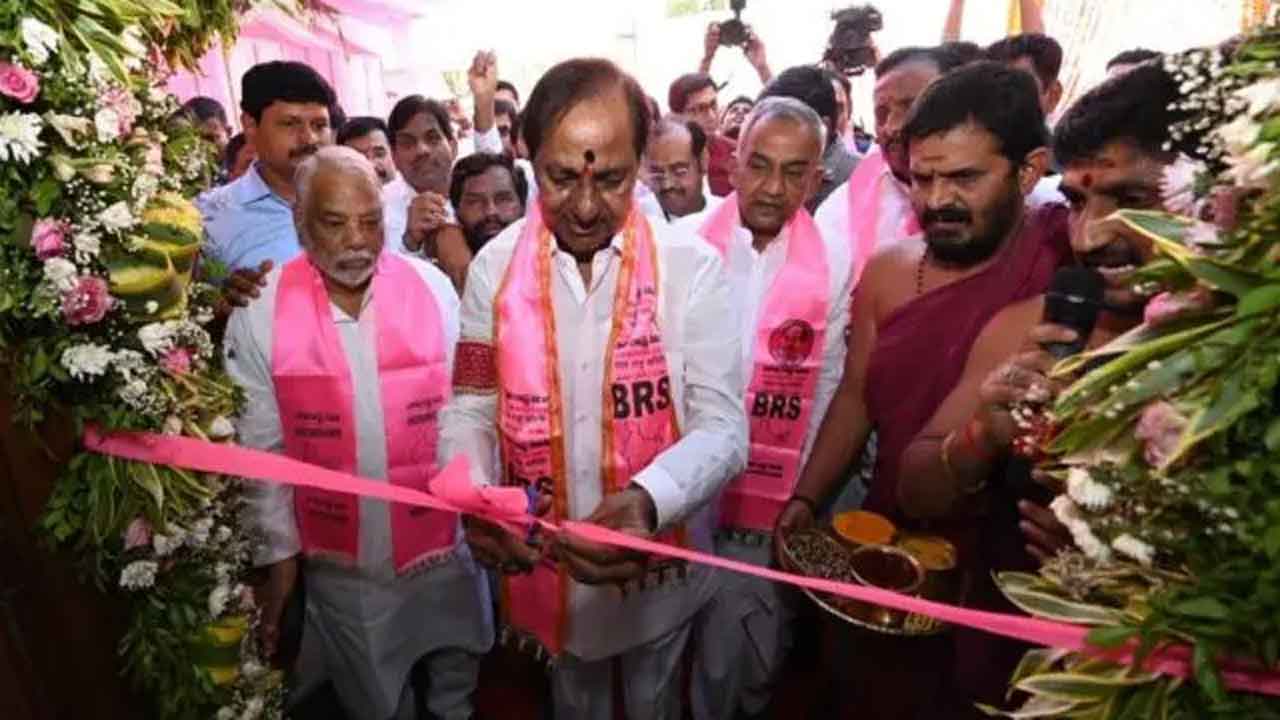  Kcr’s National Ambitions Alive, Inaugurates Brs Party Office In Nagpur-TeluguStop.com