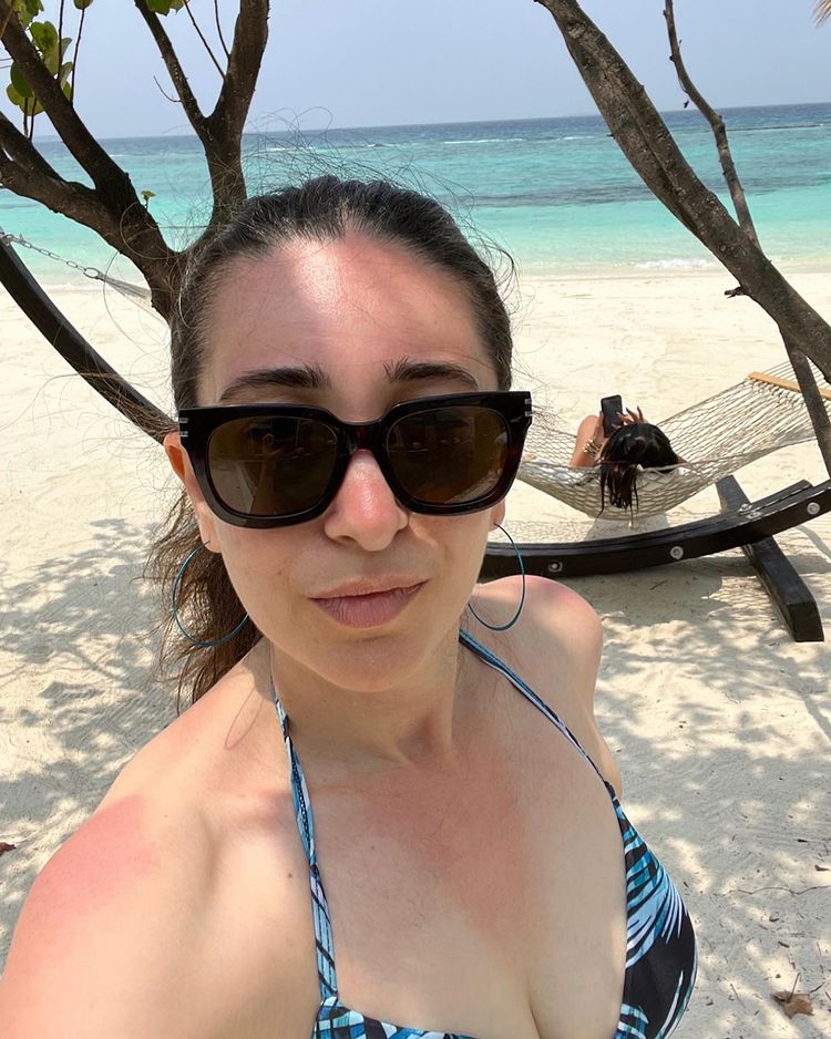  Kareena Kapoor Reacts To Sister Karisma’s Throwback Photo During Maldives-TeluguStop.com