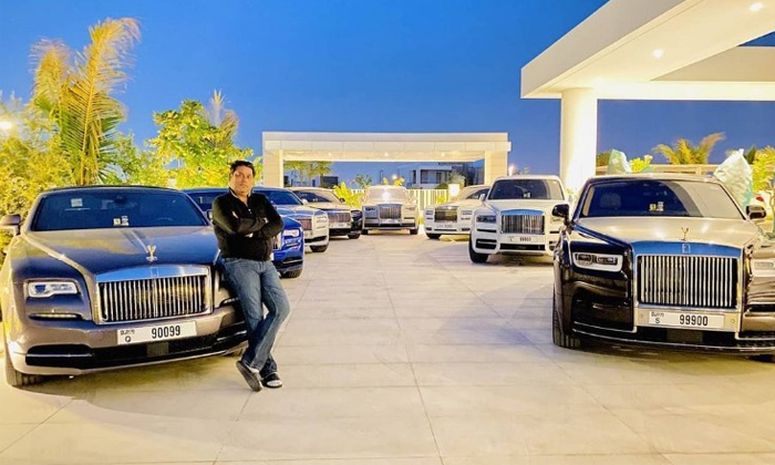  Nri Vikas Malu Owns More Than 100 Luxury Cars And Hundreds Of Billions Of Dollar-TeluguStop.com