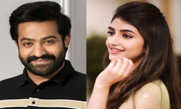  Ntr Devara Movie Interesting Update Details, Young Tiger Ntr,koratala Shiva,deva-TeluguStop.com