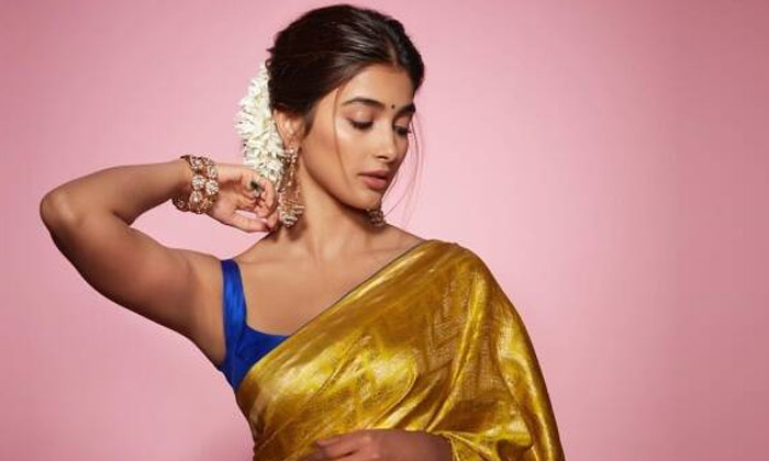  Pooja Hegde Career Is In Danger Zone-TeluguStop.com