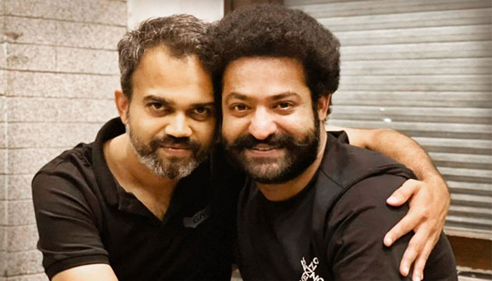  Prashanth Neel Birthday Gift By Tarak Details, Prashanth Neel,ntr,prabhas,salaar-TeluguStop.com