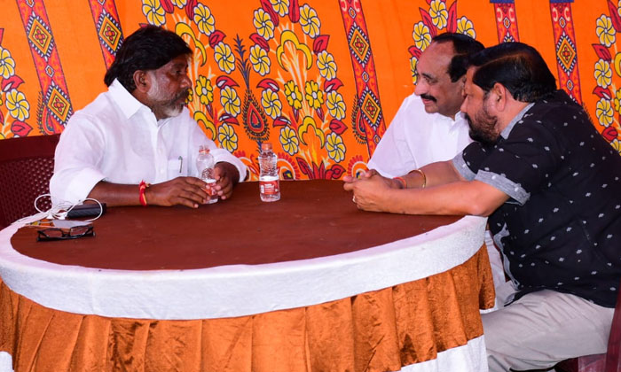  Ram Reddy Damodar Reddy Met Clp Leader Bhatti...!-TeluguStop.com