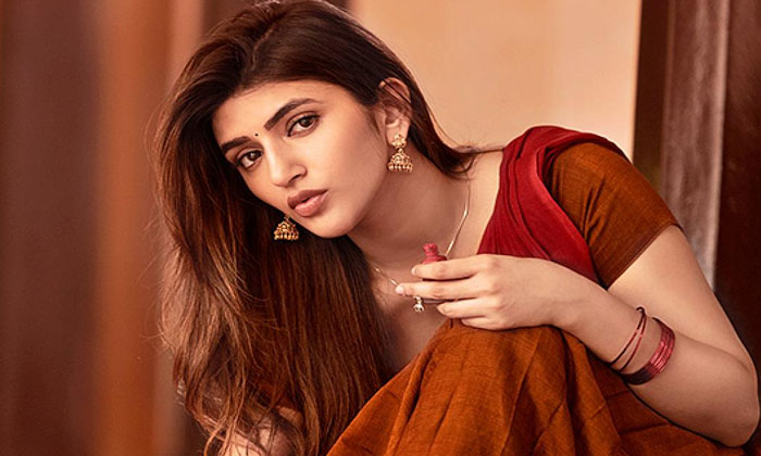 Sreeleela Is Competing With Star Heroines Sreeleela Is Competing With Star Heroines-TeluguStop.com