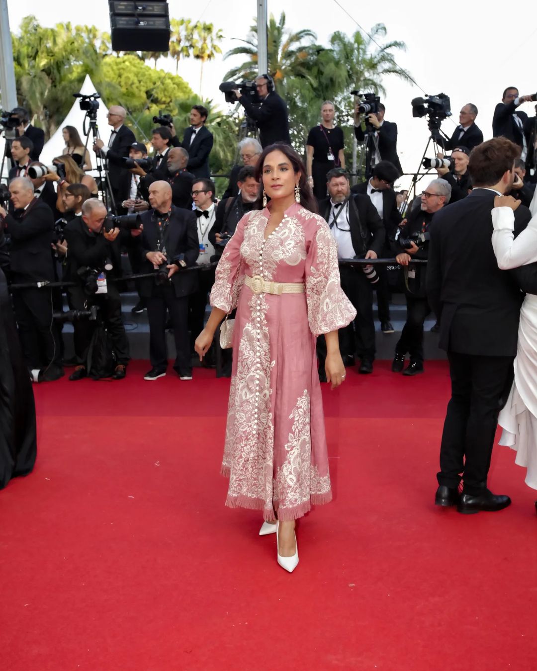  Richa Chadha’s Elegant Cannes Red Carpet Look Delights Fans-TeluguStop.com