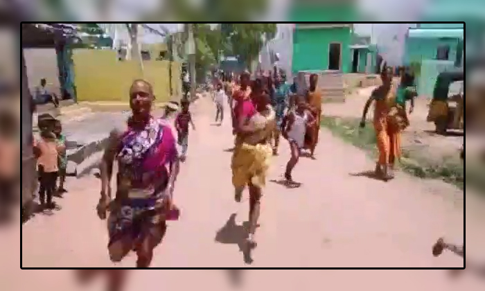  Running Race For Womens In Basaladoddi Village In Kurnool District, Running Race-TeluguStop.com