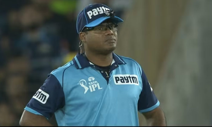  The Umpire's Shocking Comments On The Star Cricketers Of The Indian Team , Crick-TeluguStop.com