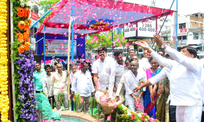 Tributes To The Immortal Heroes Of Telangana , Telangana, Aruna Raghava Reddy Tributes To The Immortal Heroes Of Telangana , Telangana, Aruna Raghava Reddy-TeluguStop.com