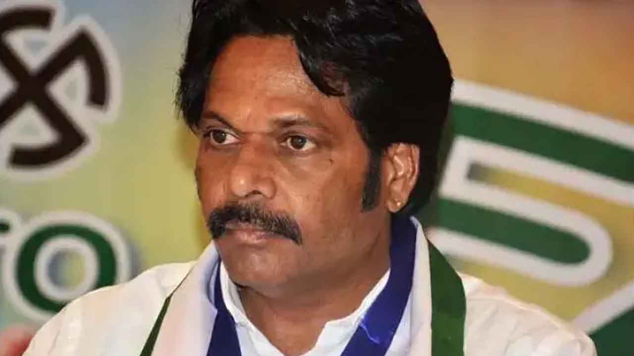  Afraid After Family Kidnap, Andhra Mp To Shift To Hyderabad-TeluguStop.com