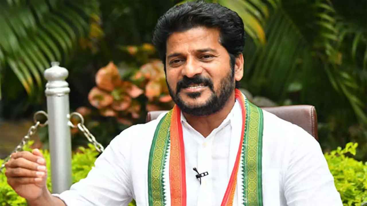  Huge Corruption In Martyrs Memorial Project : Revanth Reddy-TeluguStop.com