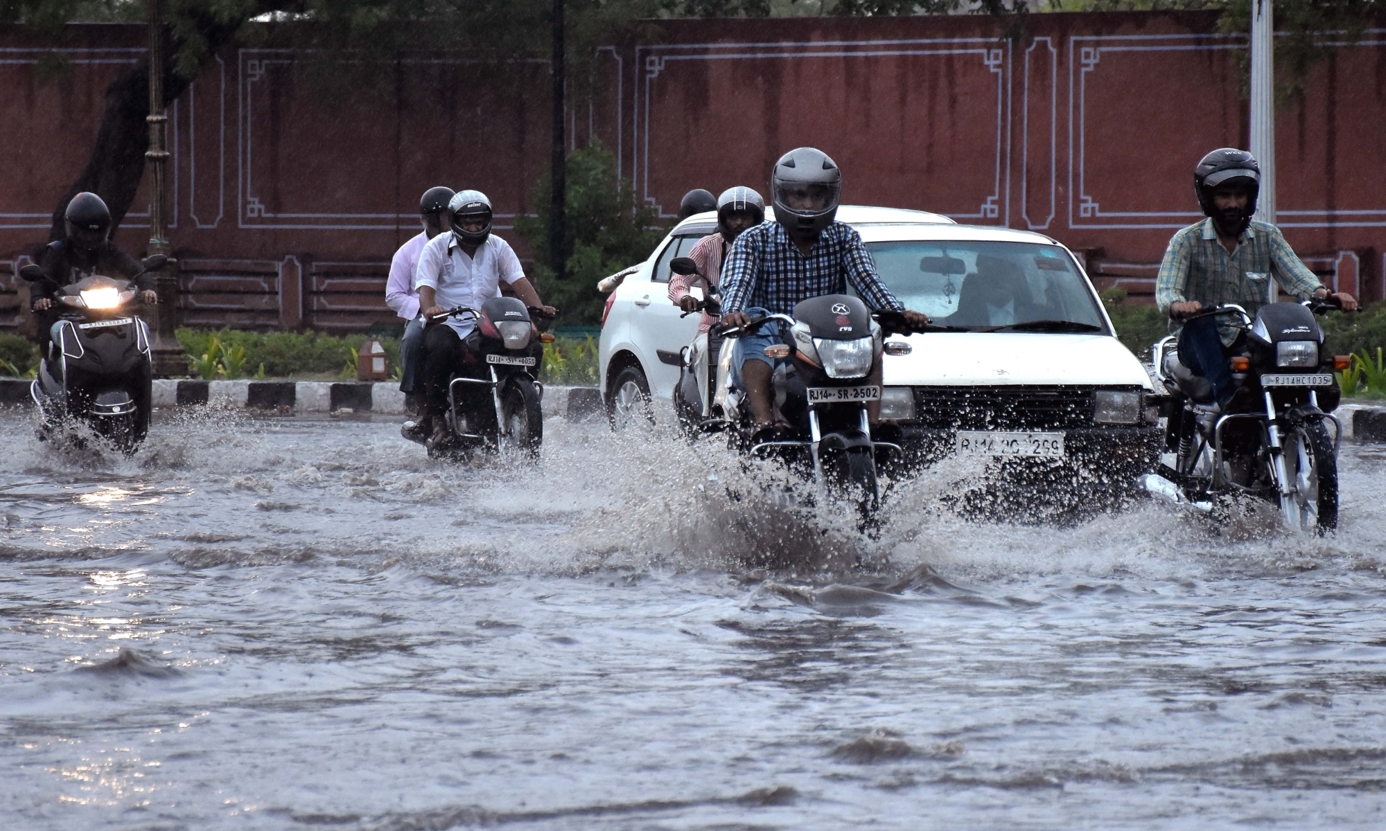  After Biparjoy Triggers Floods In Raj, State Braces For Pre-monsoon Rains-TeluguStop.com