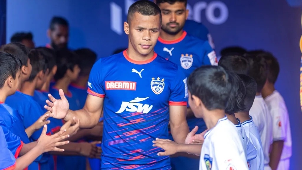  Always Saw My Future With Bengaluru Fc, Says Suresh Singh After Signing New Deal-TeluguStop.com