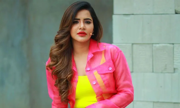 Telugu America, Ashu Reddy, Ashureddy, Bigg Boss, Drugs-Movie