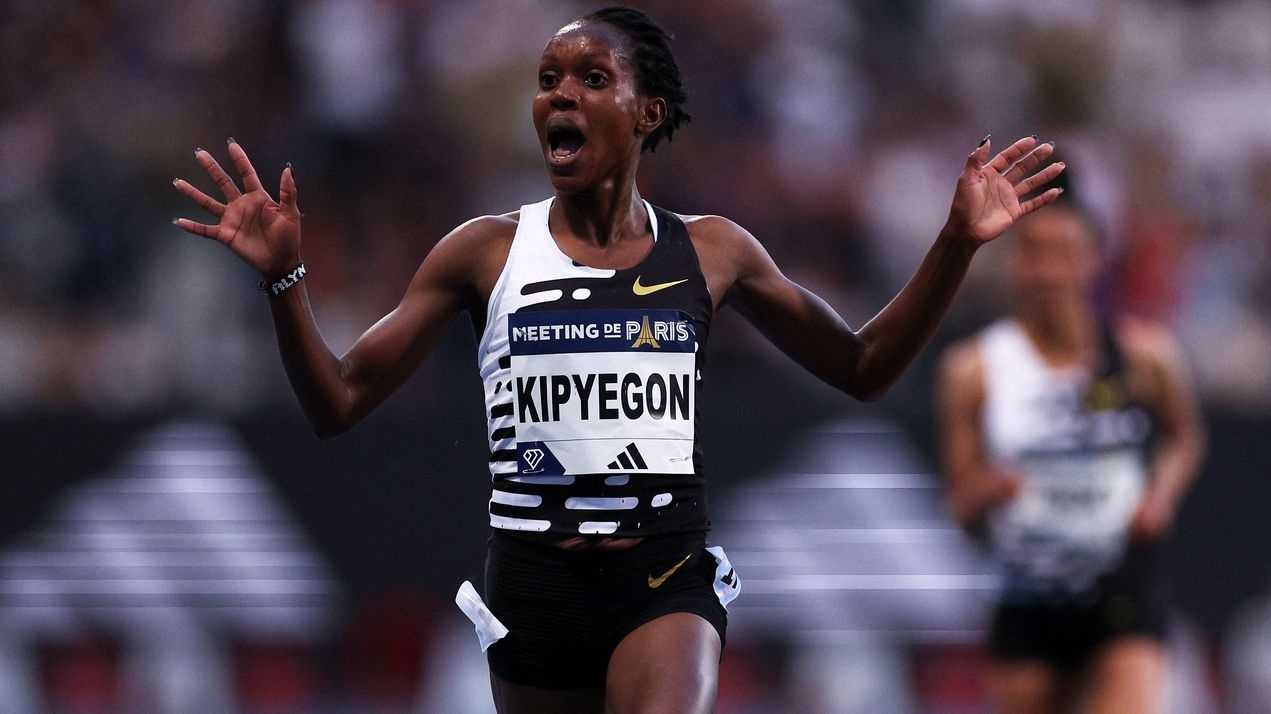  Athletics: Kipyegon Sets World Record In 5000m; Girma Races To World Mark In Par-TeluguStop.com