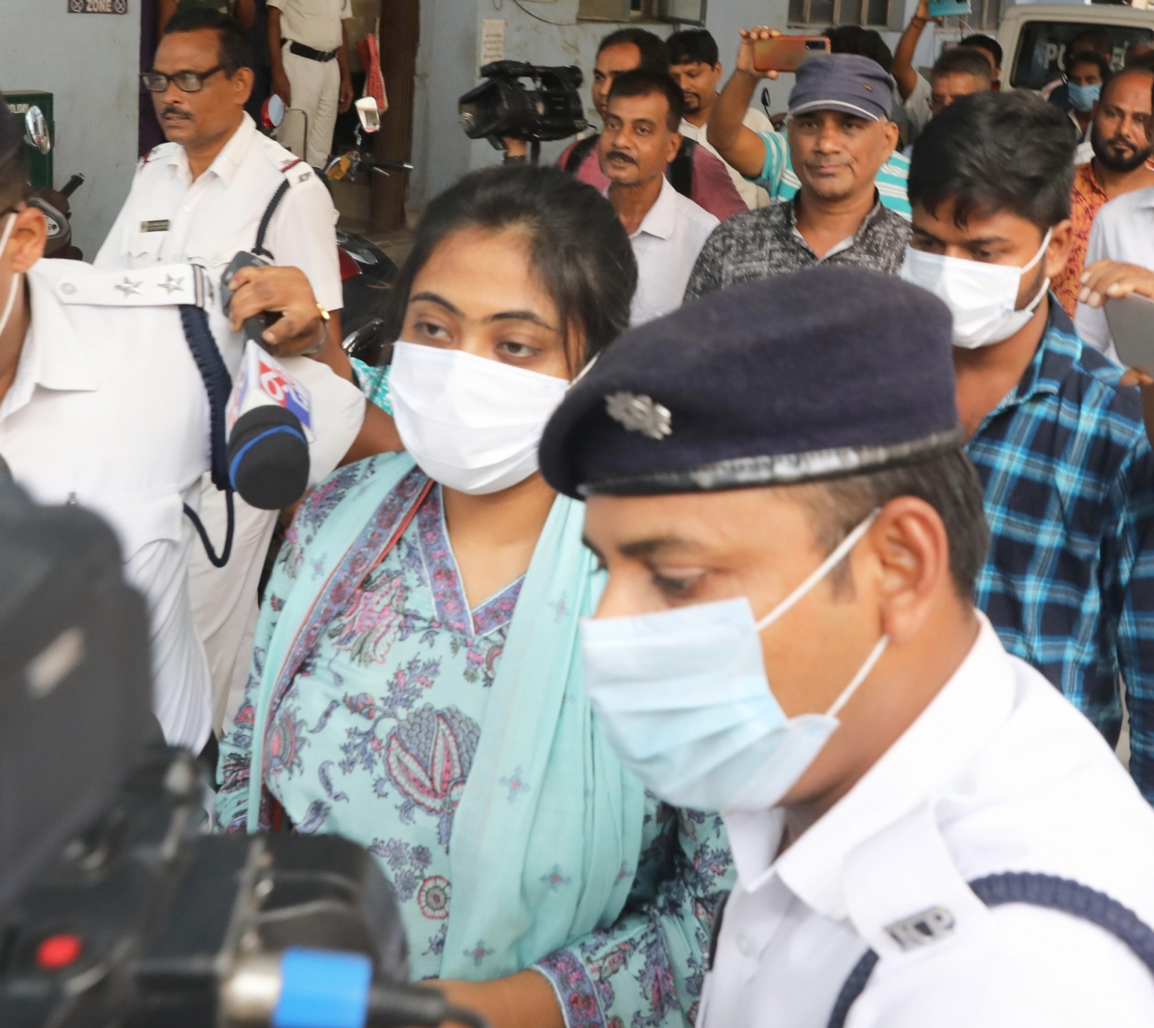  Bengal Coal Smuggling Case: Cbi Raids House Of Sukanya Mondal's Co-director In 2-TeluguStop.com