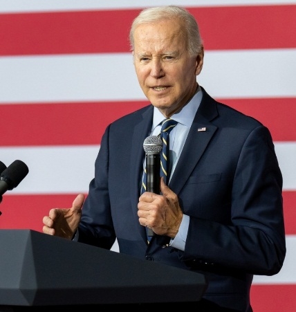  Biden Falls On Stage During Air Force Academy Event, Wh Says 'he's Fine'-TeluguStop.com