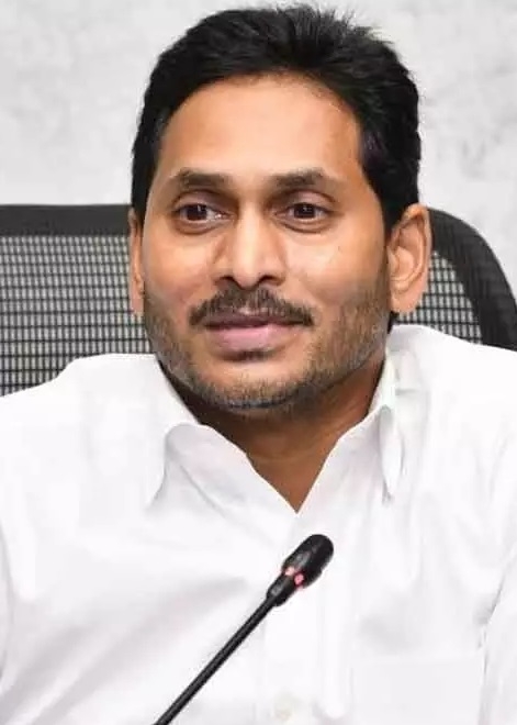  Bjp May Not Be With Me But People Are With Me, Says Jagan-TeluguStop.com