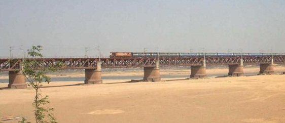  Built In 1862, Bihar's Abdul Bari Bridge In Deteriorating Condition-TeluguStop.com