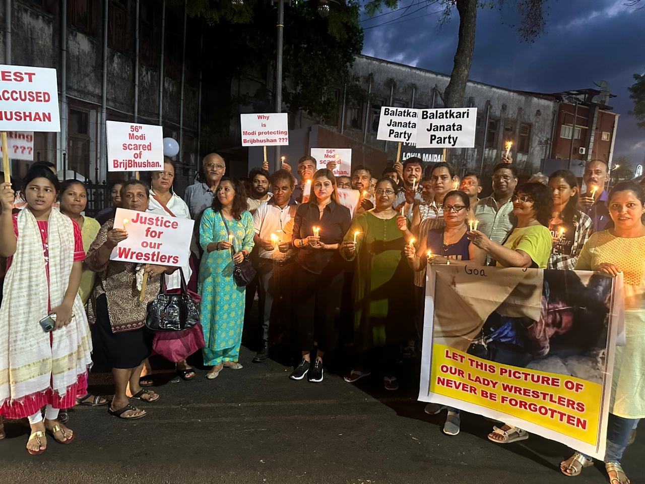  Candle Light Protest In Goa Demands Arrest Of Wfi Chief Brij Bhushan-TeluguStop.com