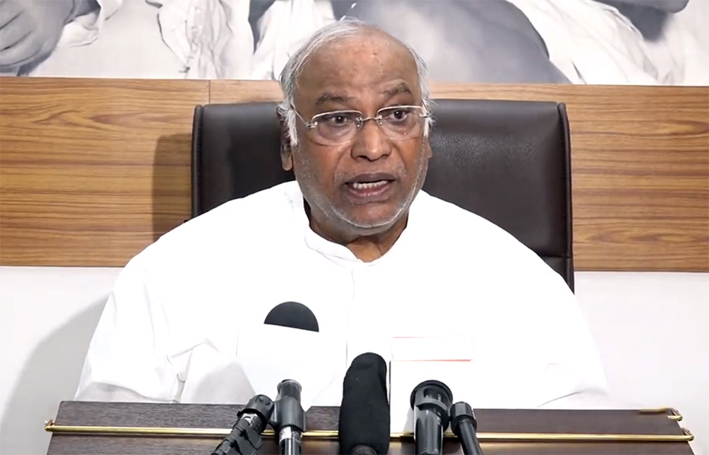  China Needs To Be Confronted Strategically Together: Kharge-TeluguStop.com