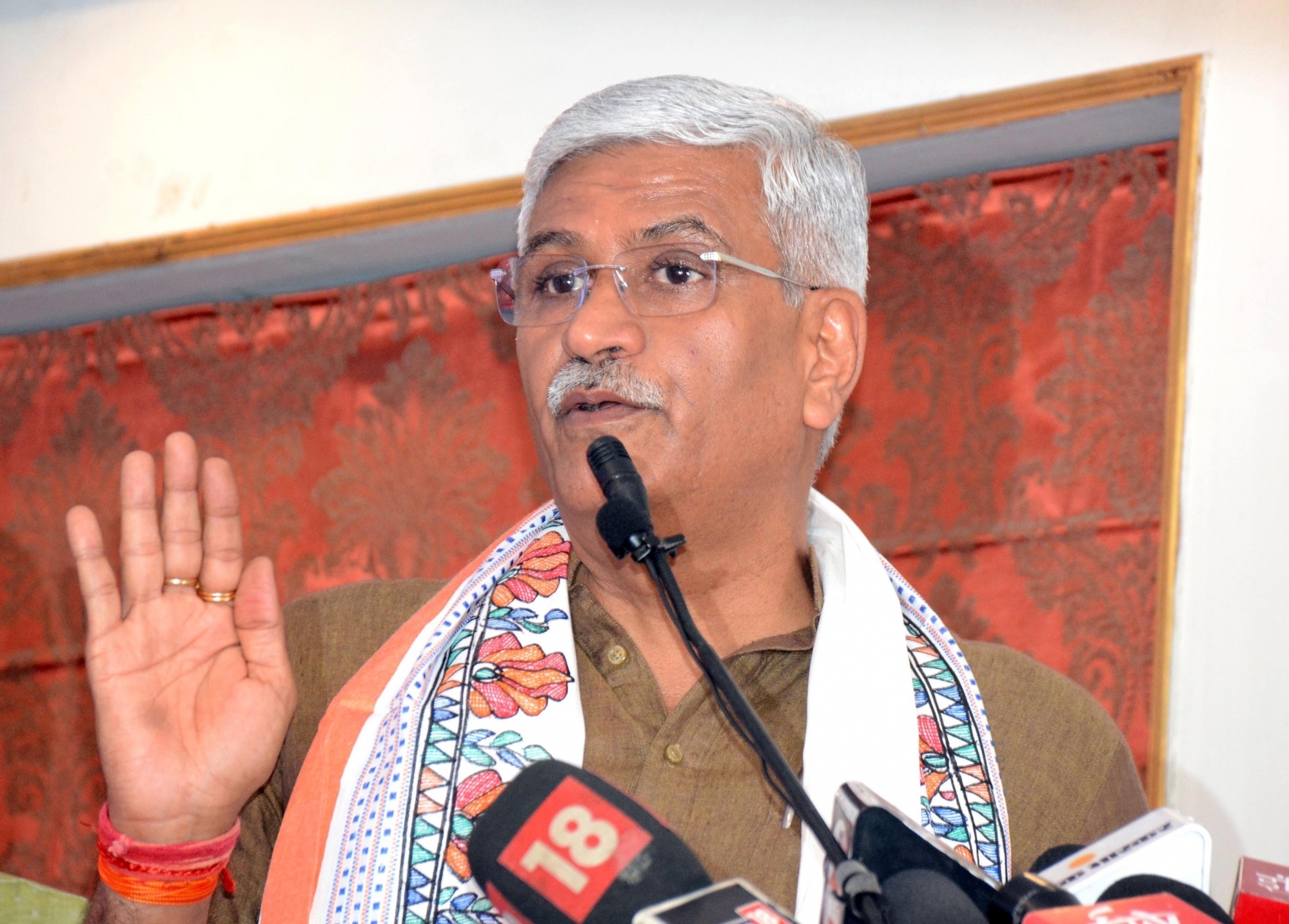 Court To Announce Decision In Shekhawat Defamation Case Against Gehlot On June 2 Court To Announce Decision In Shekhawat Defamation Case Against Gehlot On June 2-TeluguStop.com