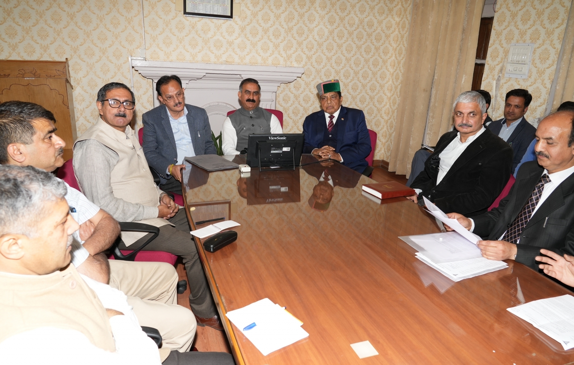  Doctors In Himachal End Pen-down Strike-TeluguStop.com