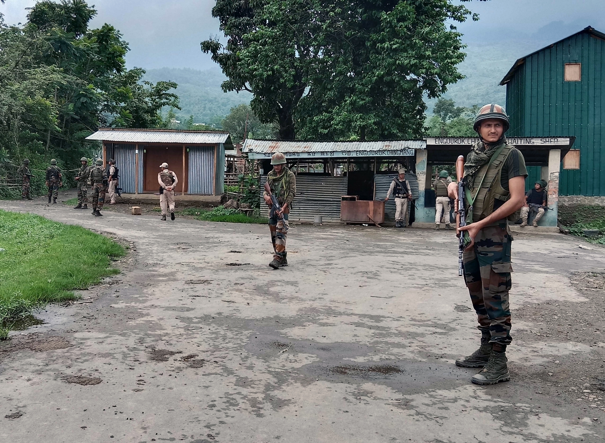  Fierce Gun Battles Reported From 2 Manipur Districts-TeluguStop.com