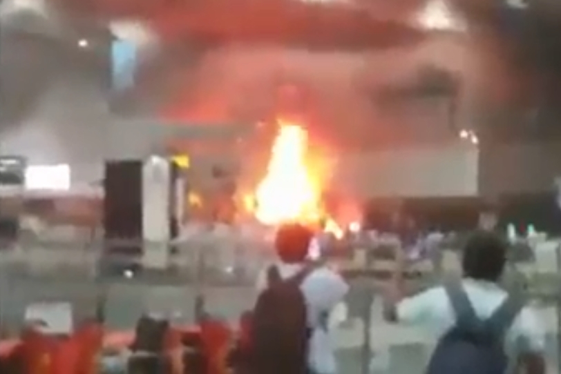  Fire Breaks Out At Kolkata Airport, Short-circuit Suspected-TeluguStop.com