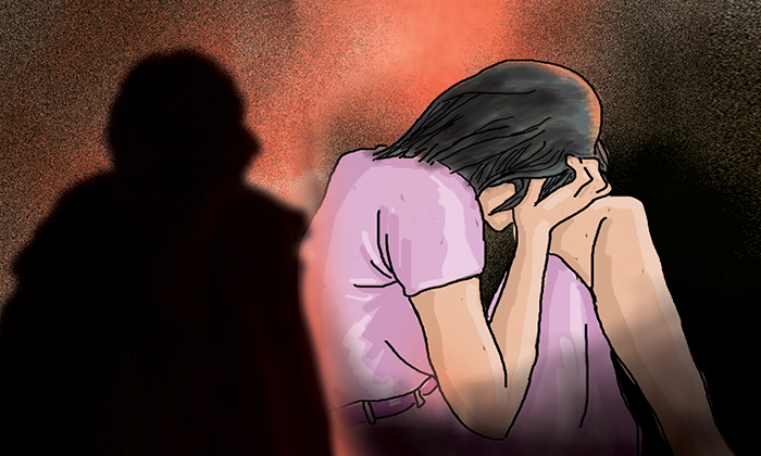  First Year Graduate Student Molested In Kerala Details, First Year Graduate Stud-TeluguStop.com
