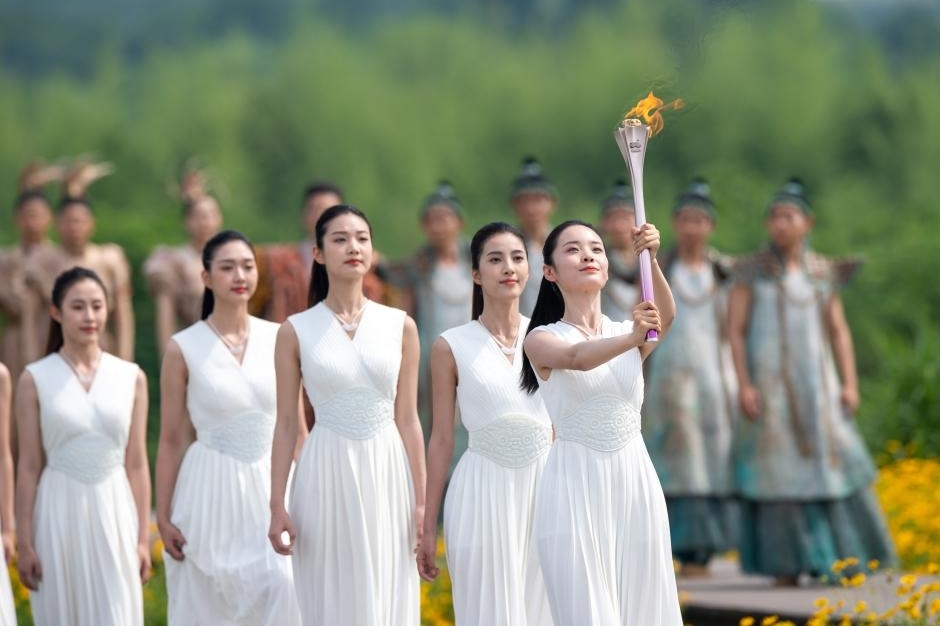  Flame For Hangzhou 2022 Asian Games Lit In Liangzhu Culture Site (ld)-TeluguStop.com