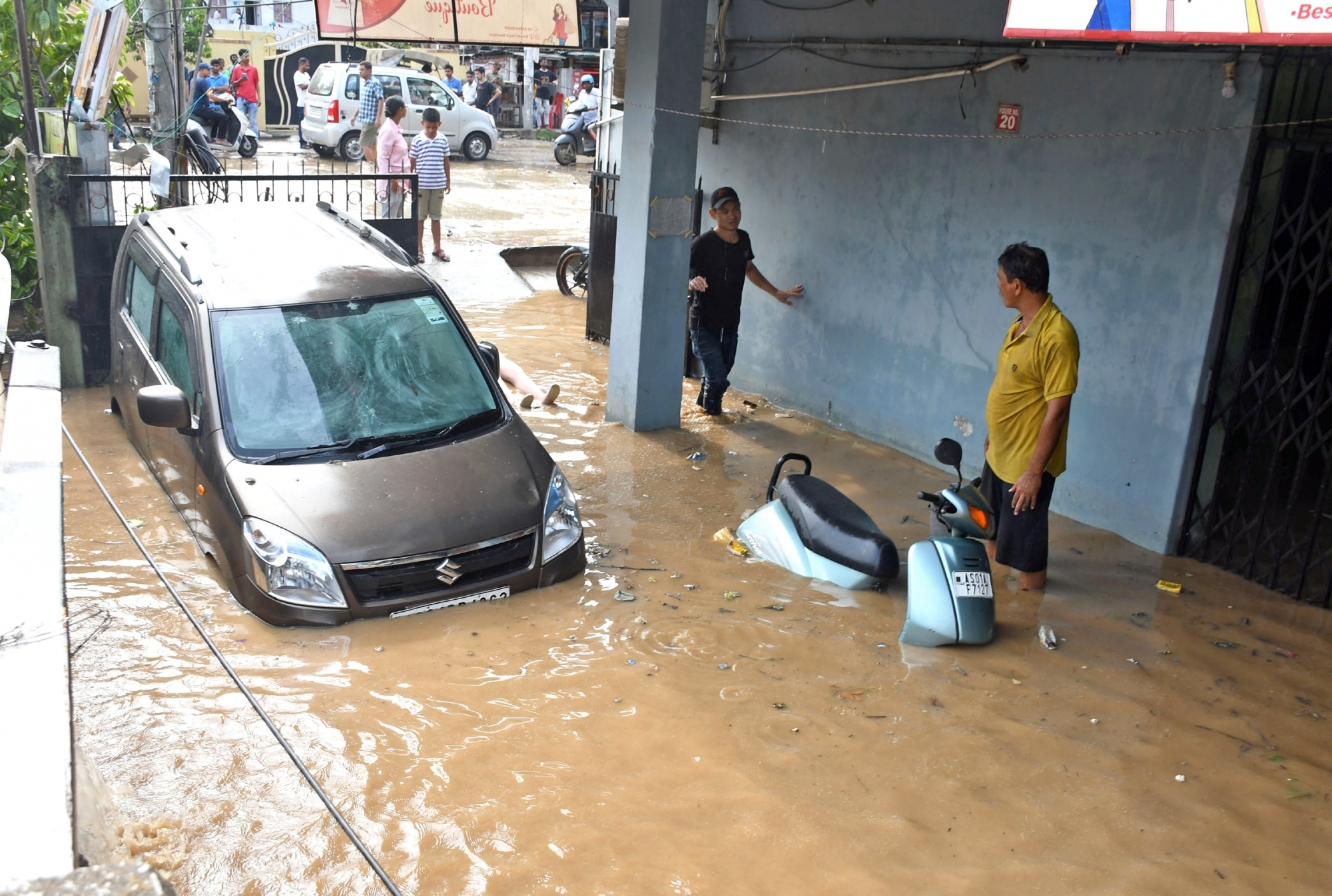  Flood Situation Worsens In Assam, 1.20 Lakh People Affected-TeluguStop.com