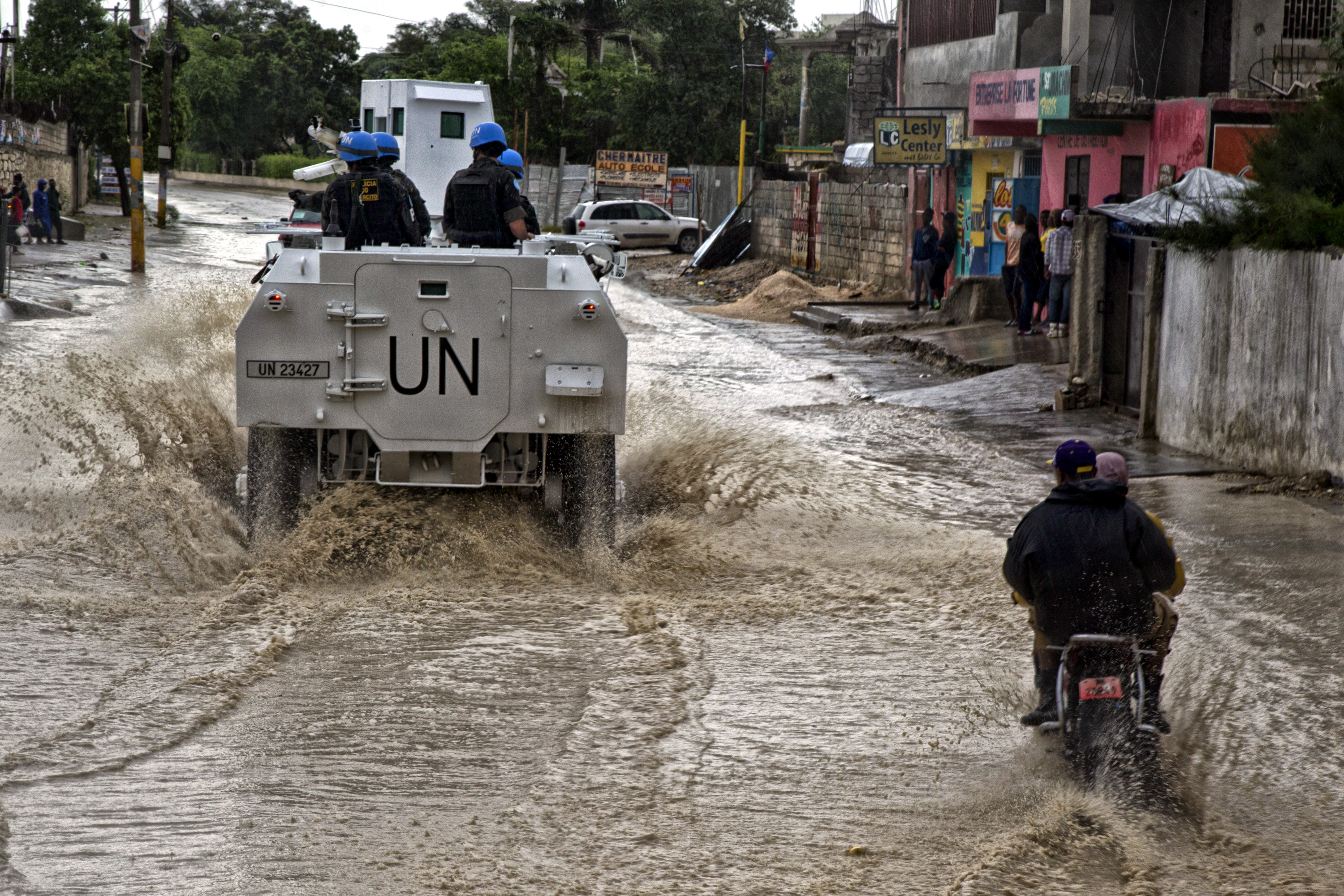  Floods In Haiti Kill 42, Displace Thousands-TeluguStop.com