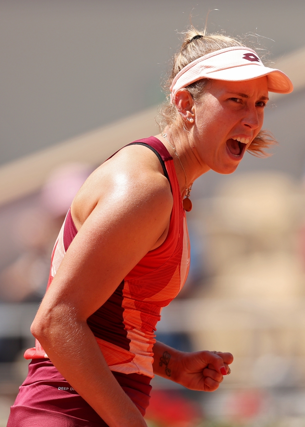  French Open: Mertens Trounces Pegula In Straight Sets, Advances To Fourth Round-TeluguStop.com