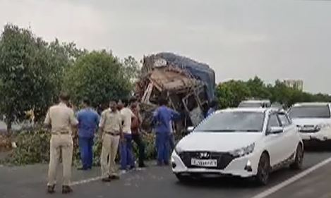  Road Accident In Guntur District.. Two Killed-TeluguStop.com