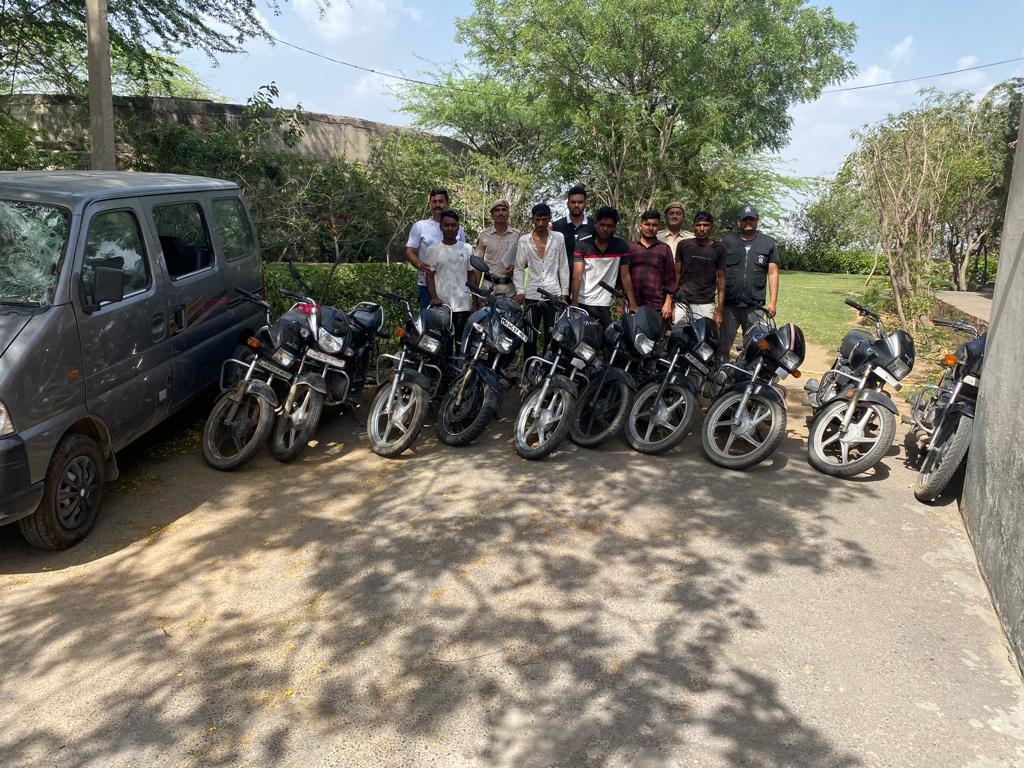 Gurugram: Five Vehicle Thieves Arrested, 10 Bikes And 1 Car Recovered Gurugram: Five Vehicle Thieves Arrested, 10 Bikes And 1 Car Recovered-TeluguStop.com