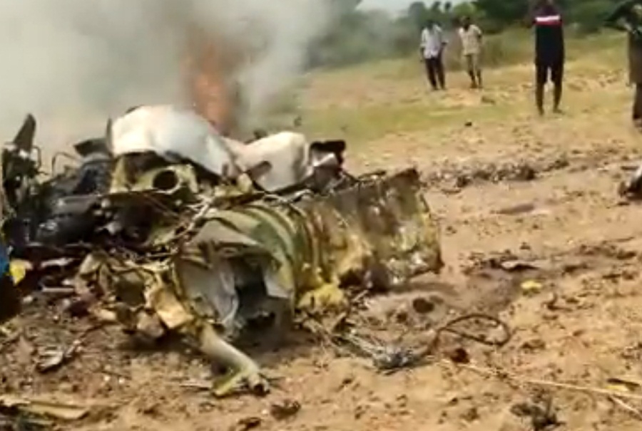  Iaf Trainer Aircraft Crashes In K'taka, Pilots Eject Safely-TeluguStop.com