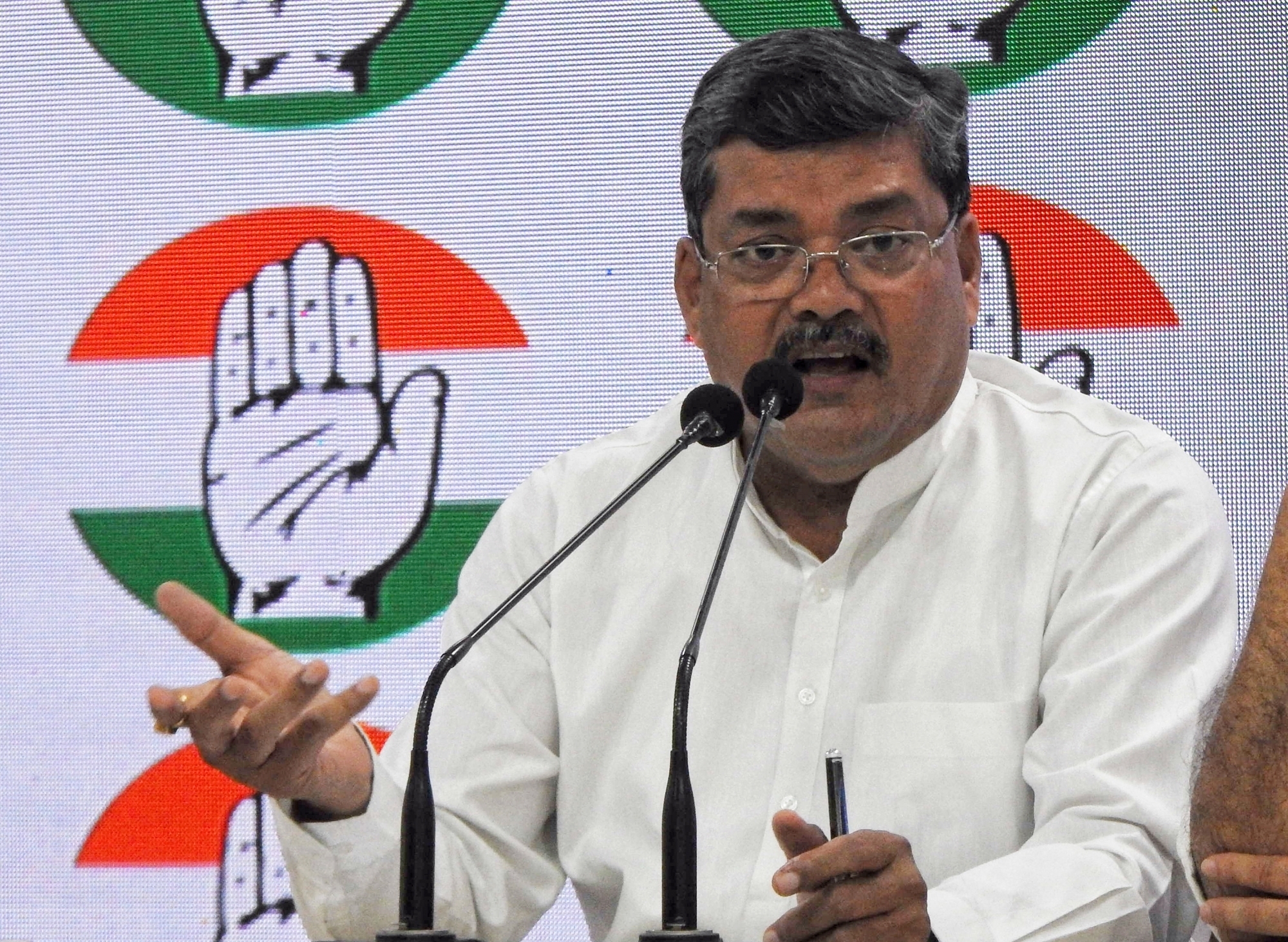  If Voted To Power, Cong Will Set Up Separate Ministry For Backward Classes-TeluguStop.com