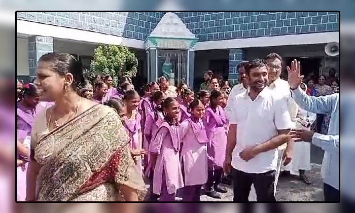 Indian Cricketer Ambati Rayudu At Guntur District Firangipuram,indian Cricketer Indian Cricketer Ambati Rayudu At Guntur District Firangipuram,indian Cricketer-TeluguStop.com