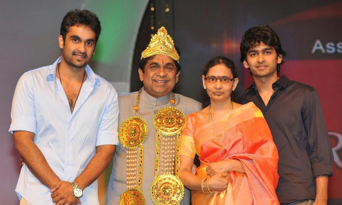  Interesting Facts About Tollywood Comedians Families Brahmanandam Suneel Posani-TeluguStop.com