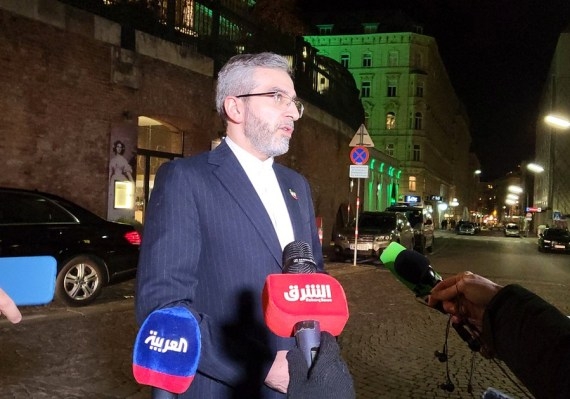  Iran, Eu Meet On Nuke Talks In Qatar-TeluguStop.com