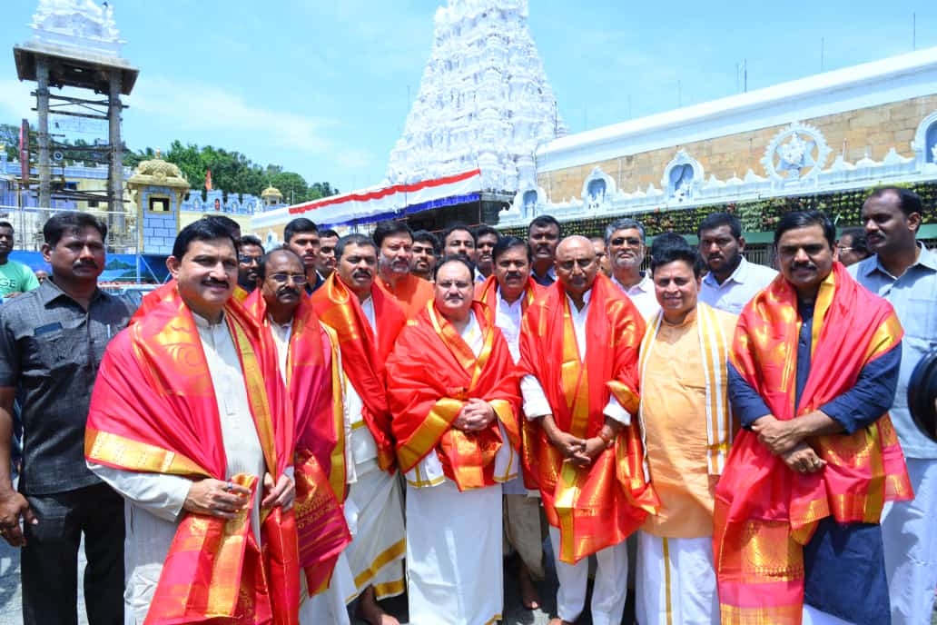  J.p. Nadda Offers Prayers At Tirumala Temple-TeluguStop.com