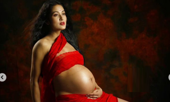  Janatha Garage Fame Vidisha Srivastava Announces Pregnancy , Vidisha Srivastava,-TeluguStop.com